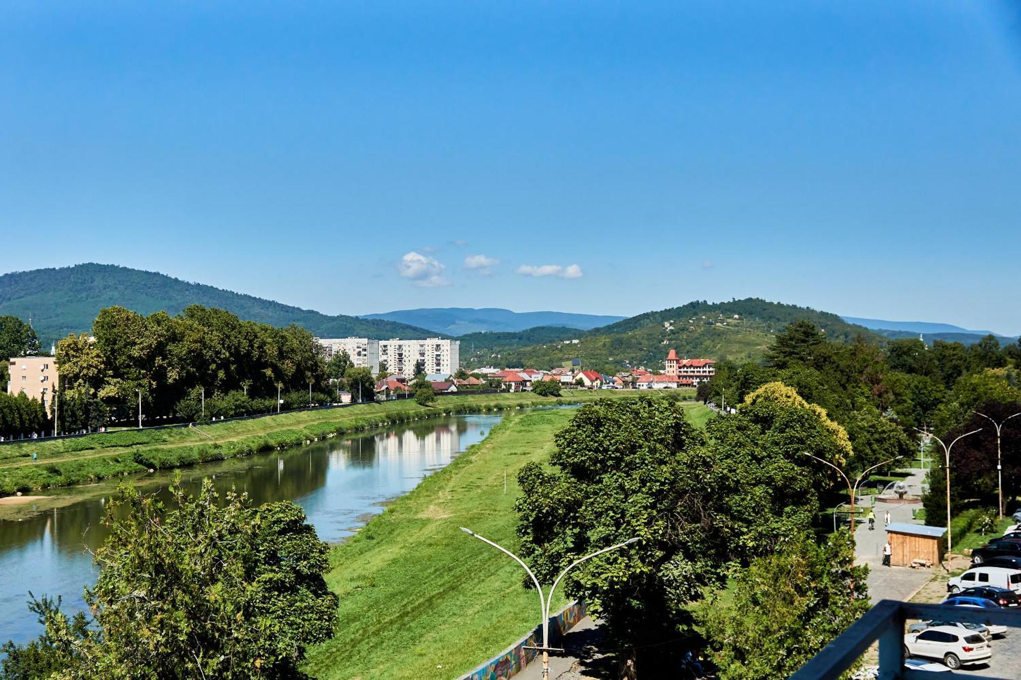 Wonderful Panoramic View Apartment Μουκάτσεβο Εξωτερικό φωτογραφία